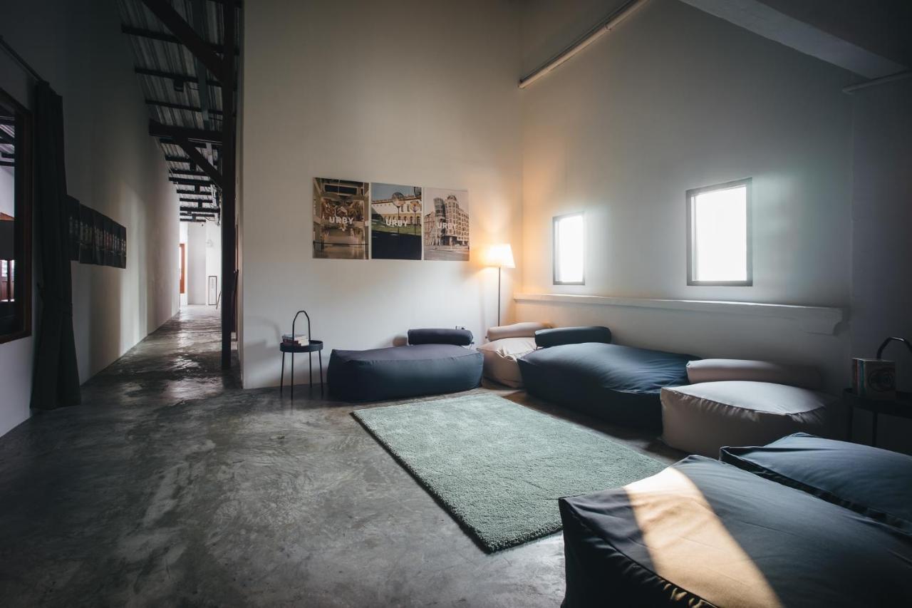 Hostel Urby Bangkok Buitenkant foto