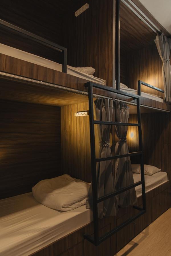 Hostel Urby Bangkok Buitenkant foto